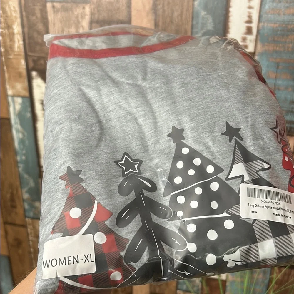 Gray Christmas Tree Pajama Set - XL - Picture 13 of 13